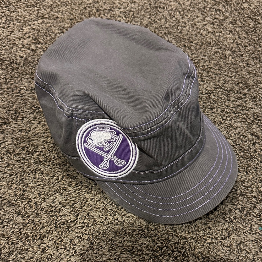 New Era Buffalo Sabres Gray Military Cap with Purple Logo button back mint !